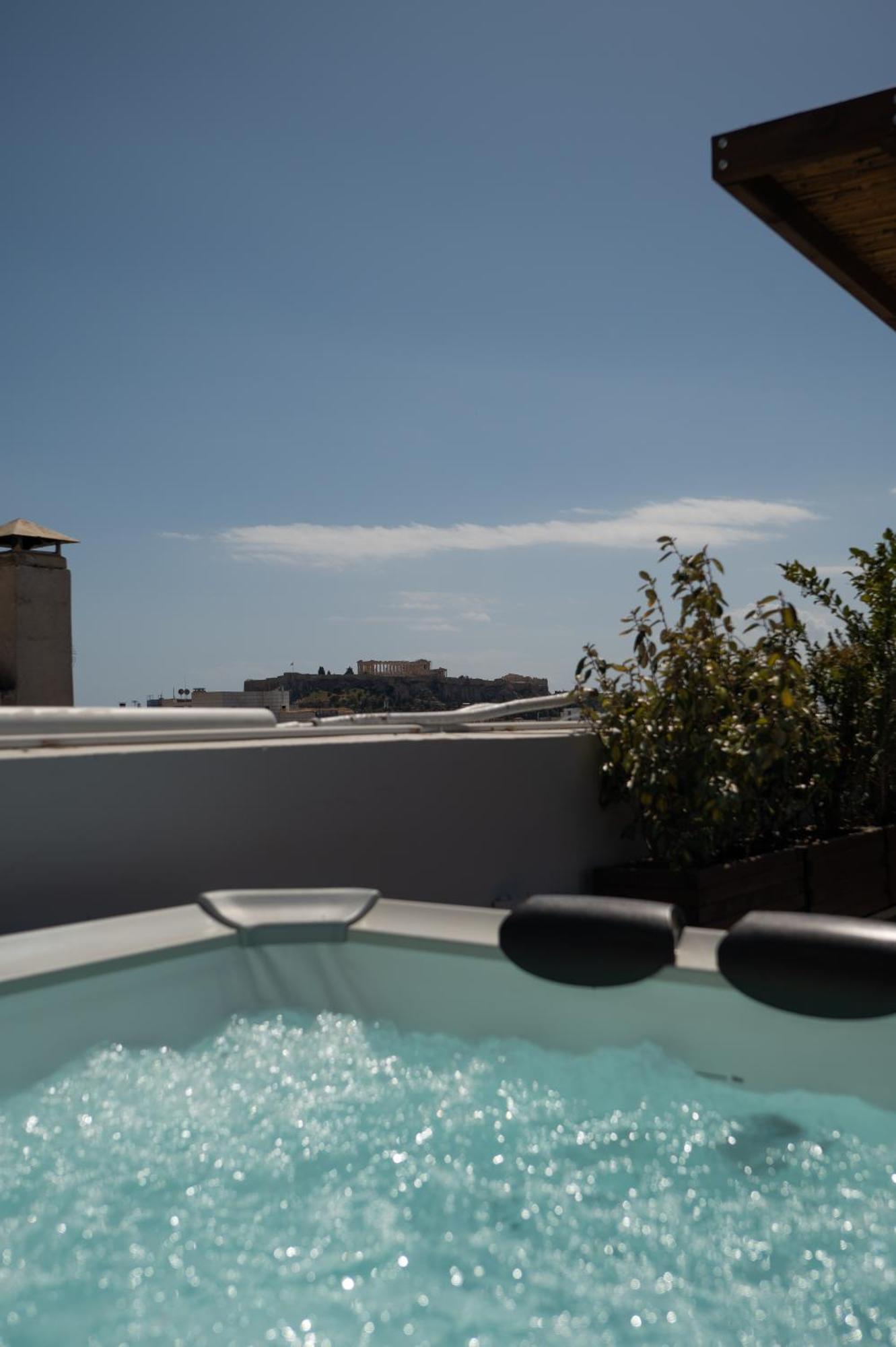 Apartament Private Rooftop - Acropolis View - Jacuzzi - Metro *