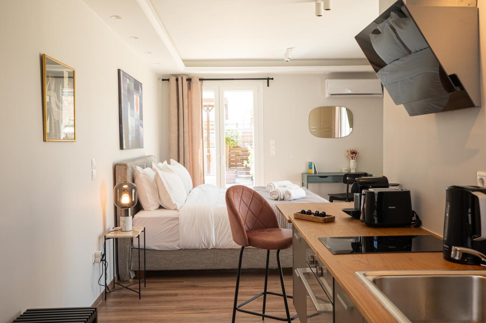 Apartament Private Rooftop - Acropolis View - Jacuzzi - Metro Ateny
