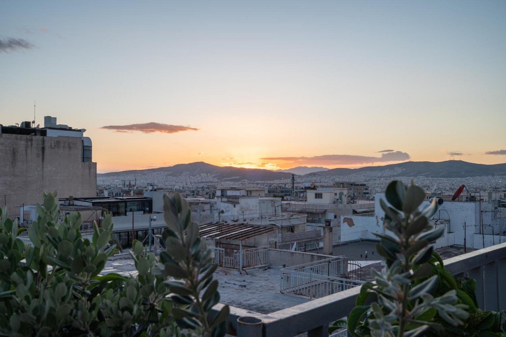 Apartament Private Rooftop - Acropolis View - Jacuzzi - Metro *