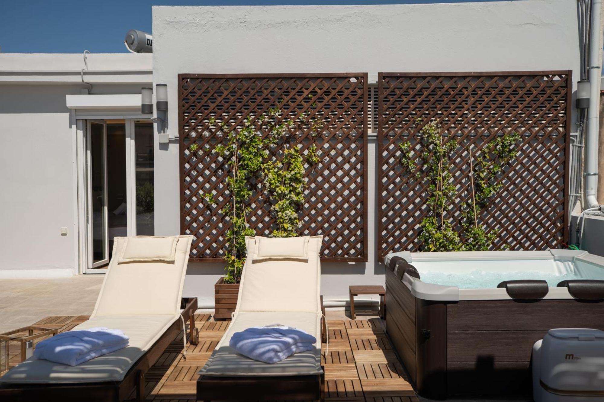 Apartament Private Rooftop - Acropolis View - Jacuzzi - Metro
