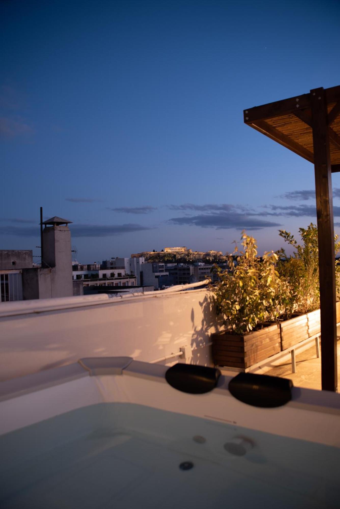 Apartamento Private Rooftop - Acropolis View - Jacuzzi - Metro Atenas