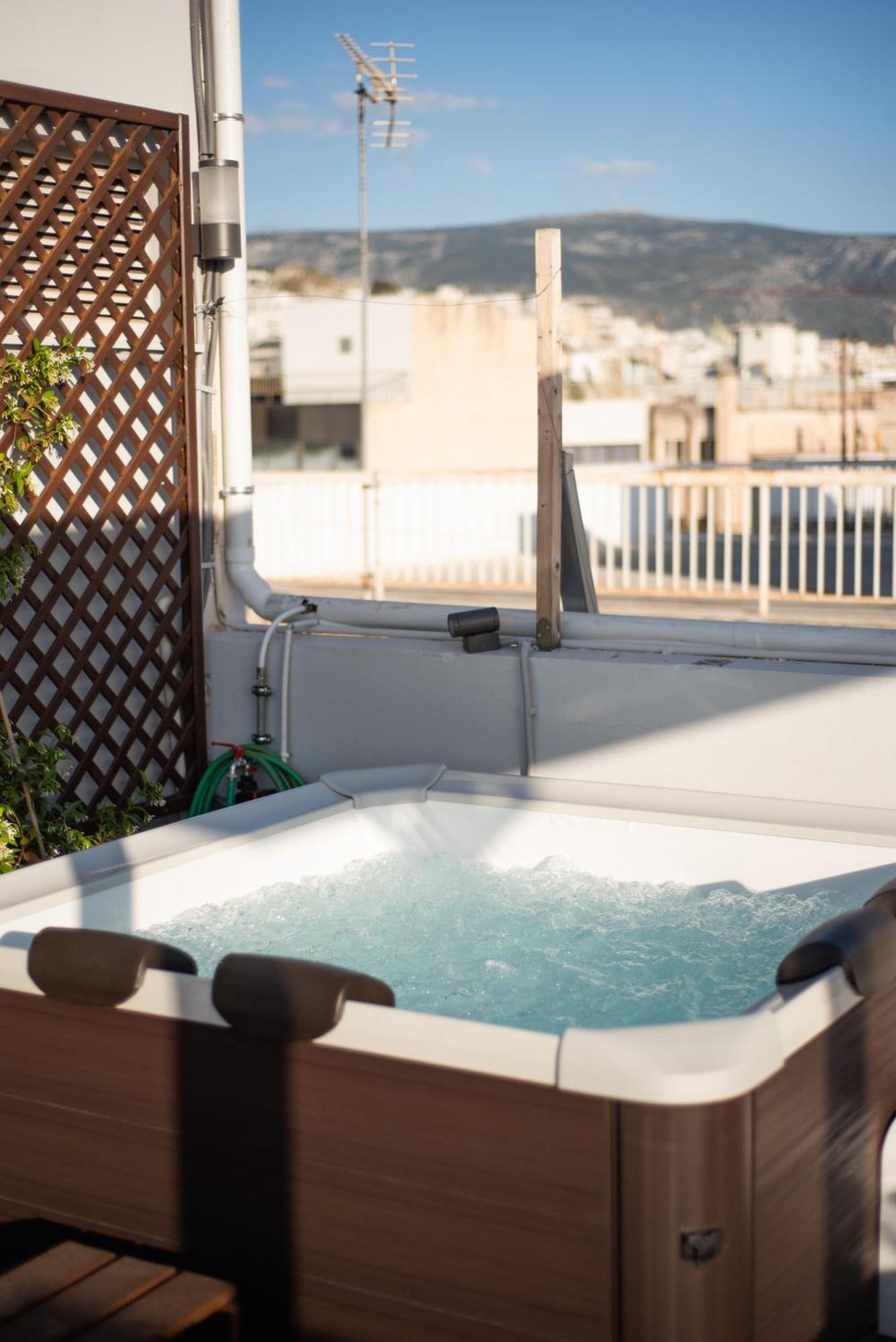 Private Rooftop - Acropolis View - Jacuzzi - Metro Athènes